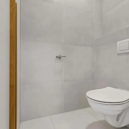 Bnb Budysinska Apartment With Balcony