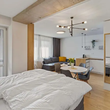 Bnb Budysinska Apartment With Balcony *