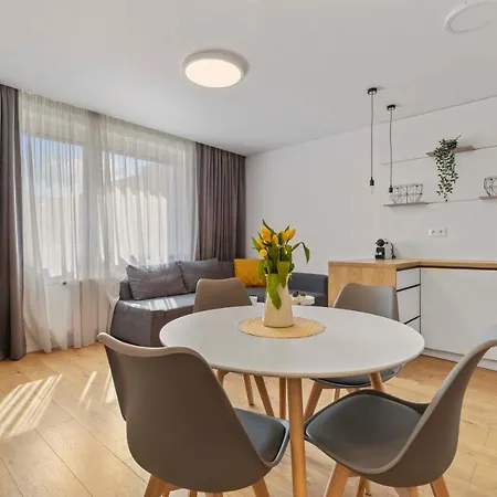 Bnb Budysinska Apartment With Balcony * Bratislava