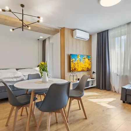 Bnb Budysinska Apartment With Balcony Apartamento *