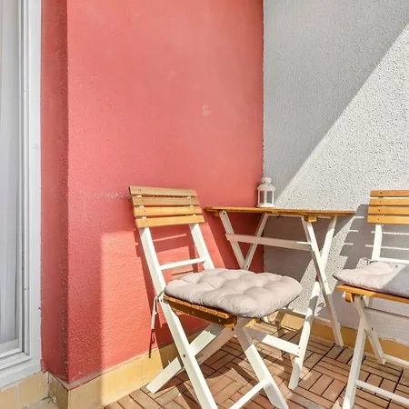 Bnb Budysinska Apartment With Balcony Apartamento *