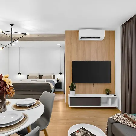 Apartment Bnb Budysinska Apartment With Balcony *