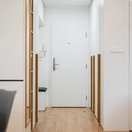Bnb Budysinska Apartment With Balcony *