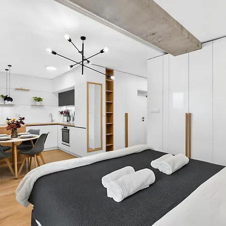 Bnb Budysinska Apartment With Balcony *