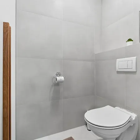 Bnb Budysinska Apartment With Balcony * 브라티슬라바