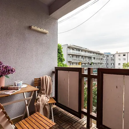 Apartment Bnb Budysinska Apartment With Balcony *