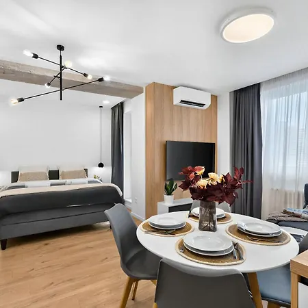 Bnb Budysinska Apartment With Balcony Apartment
