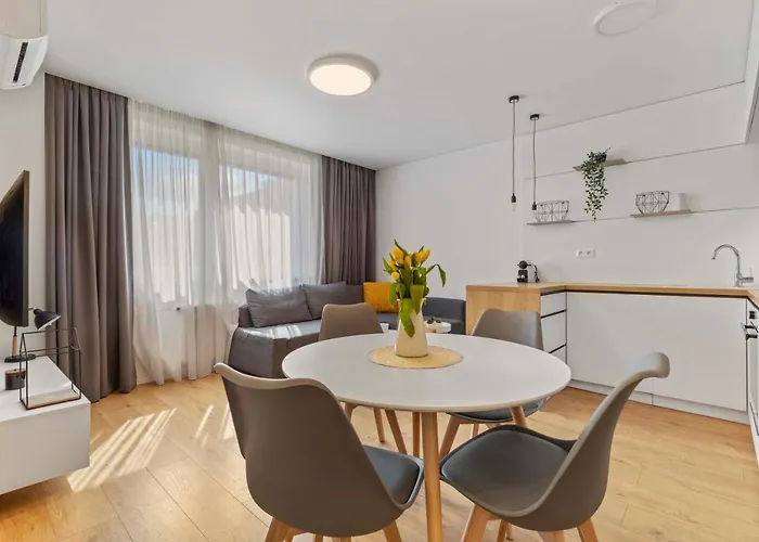 Lam Concrete - Ac - Balcony * Pressburg