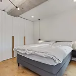 Lam Concrete - Ac - Balcony ברטיסלאבה