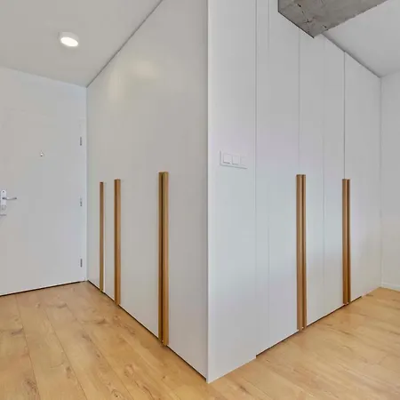 Lam Concrete - Ac - Balcony Daire Bratislava